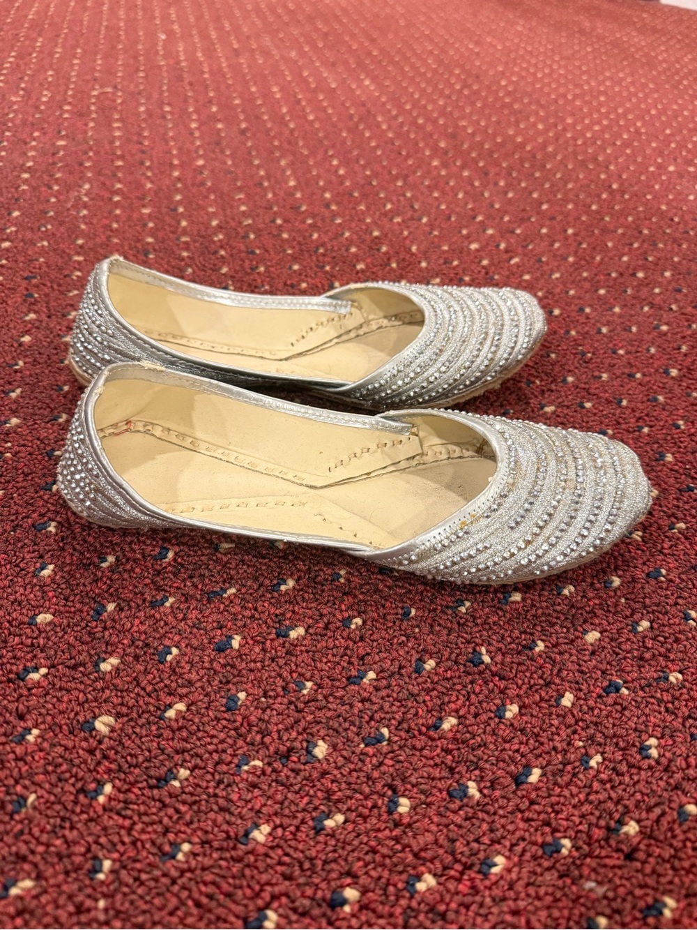 Elegant Silver Beaded Women's Flat Shoes